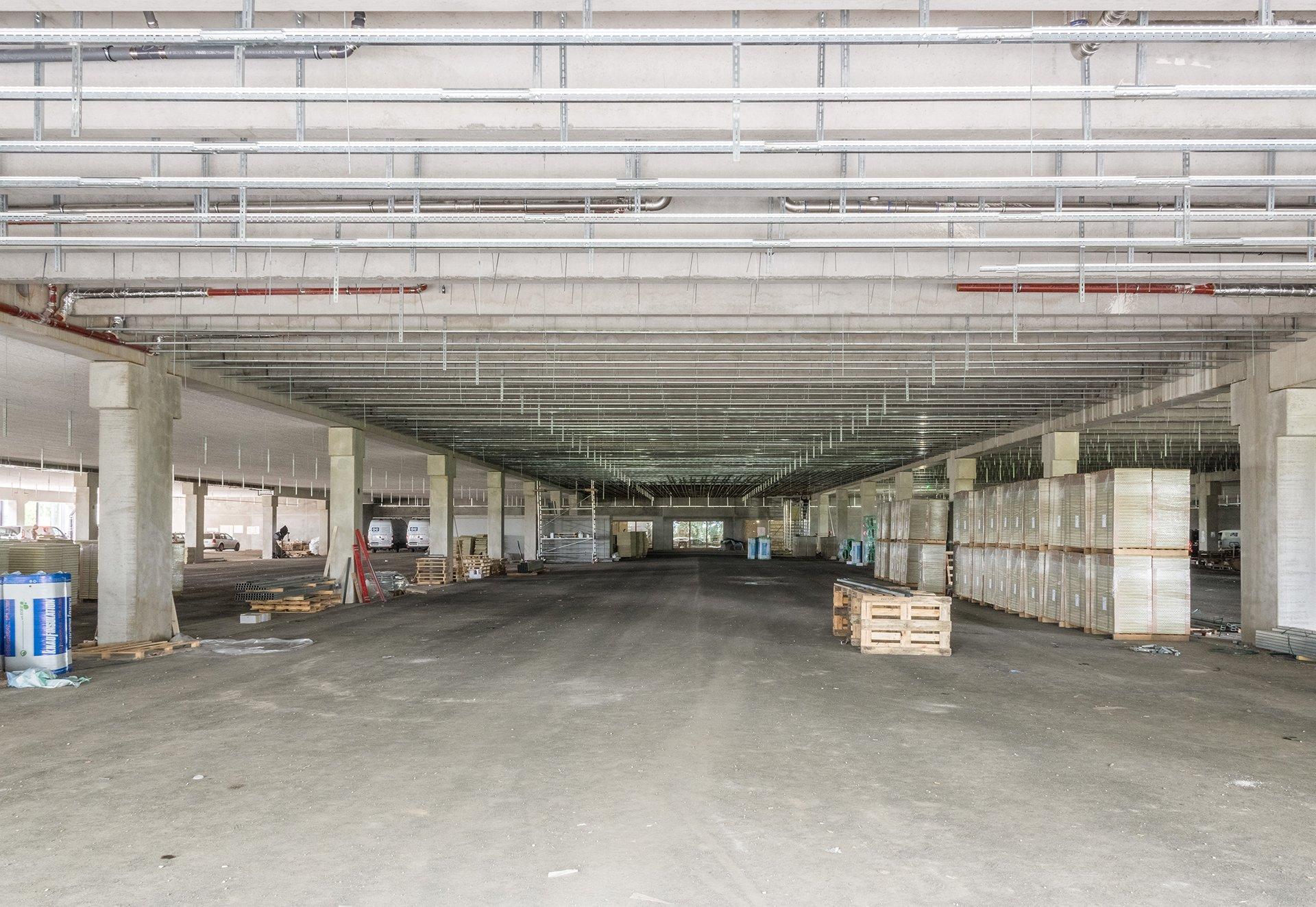 Referenz Globus Eschborn Garage Ansicht Baustelle innen