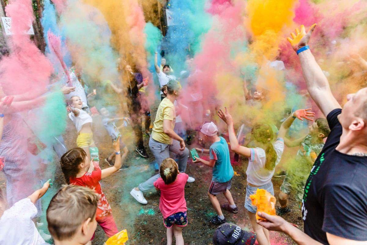 Nachhaltigkeit Menschen Farben Fest Nebel Holi